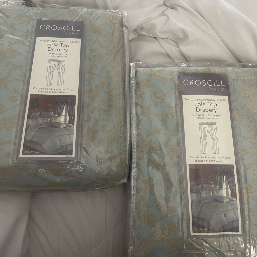 2 packs of pole top drapery